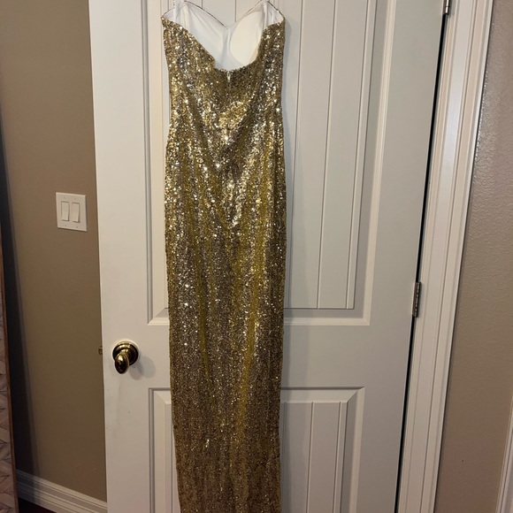 Dillards long gold sequen slit on leg strapless dress size 5/6 worn 1x - Picture 5 of 7